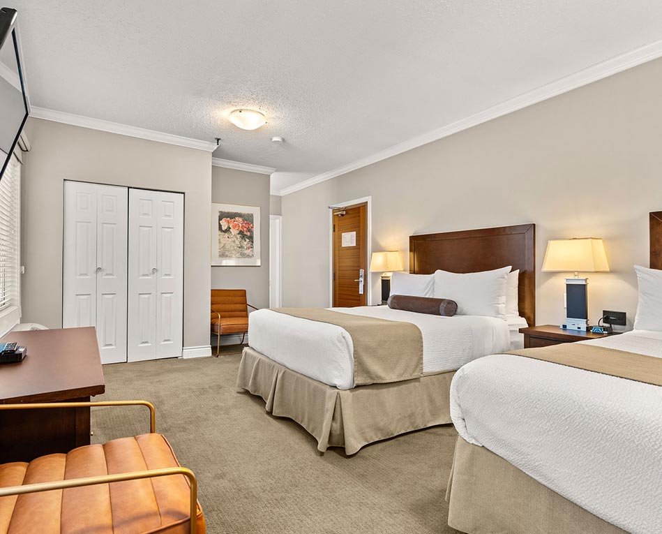 Deluxe 2 Queen Bed Room (4)