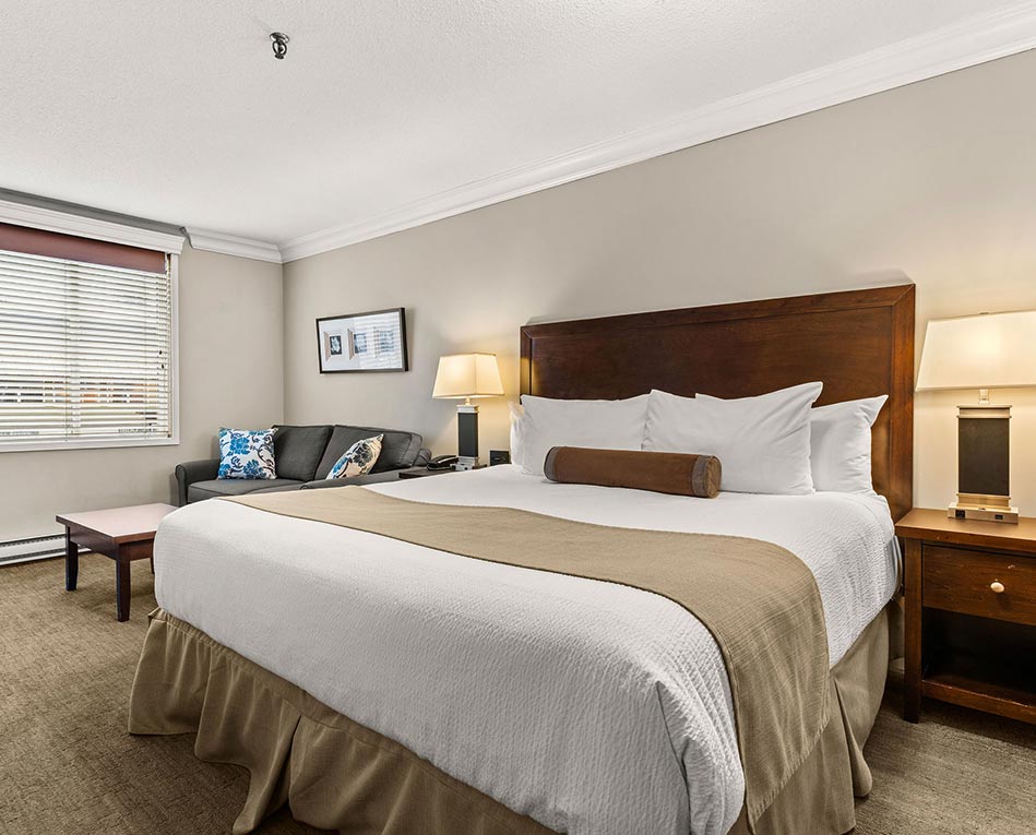 Deluxe King Room (1)