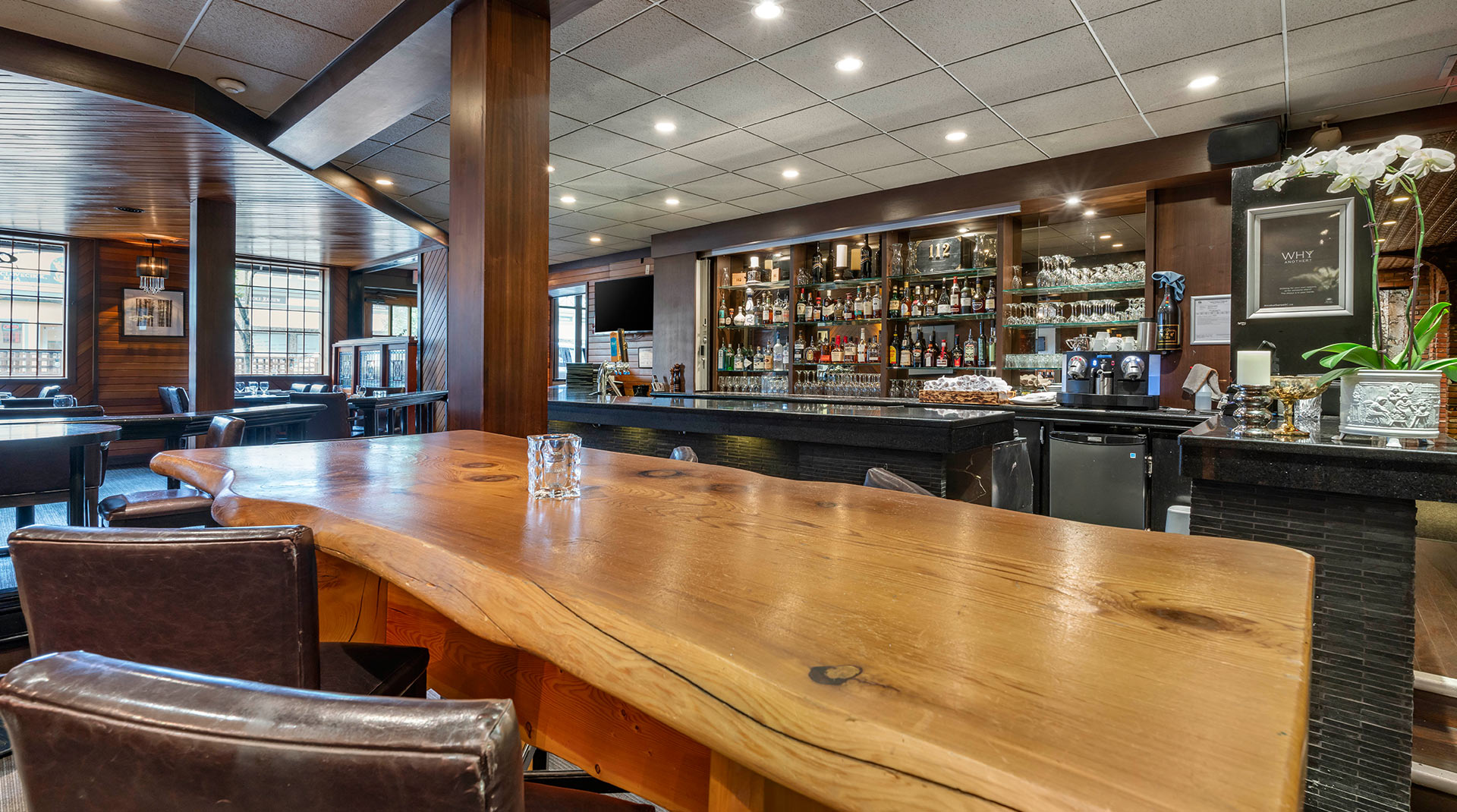 112 Restaurant & Lounge