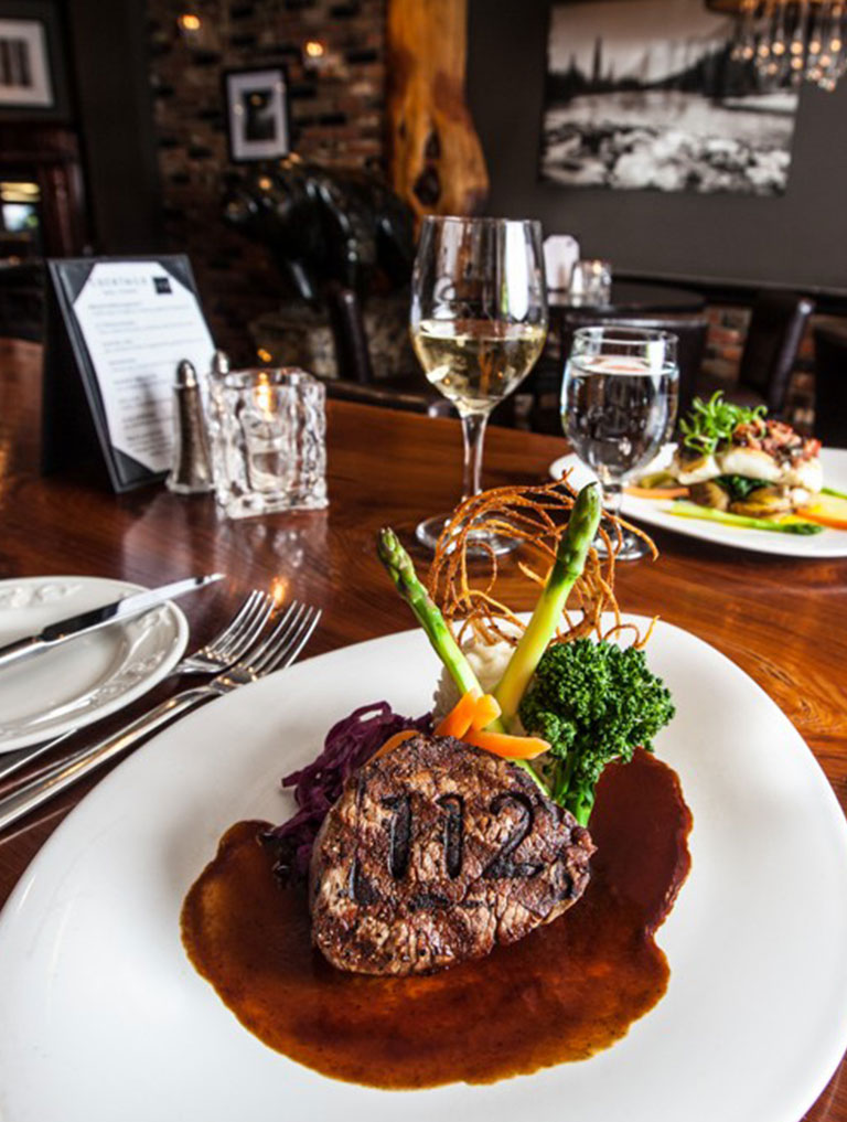 112 Restaurant & Lounge