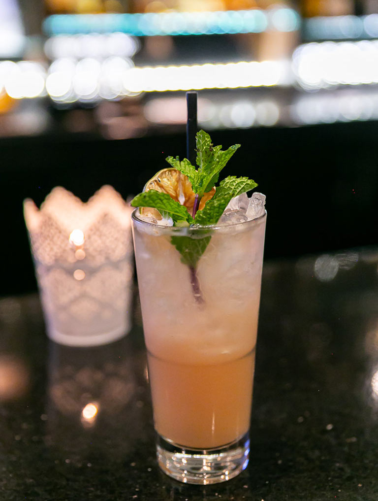 112 Restaurant & Lounge