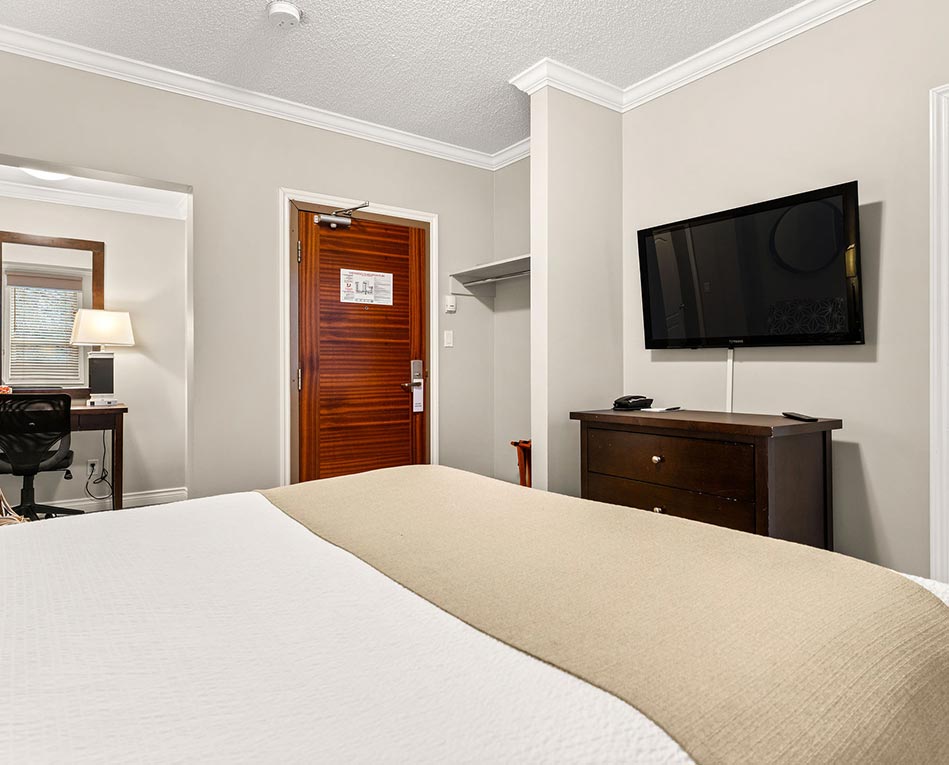 Signature Two Queen Suite (3)