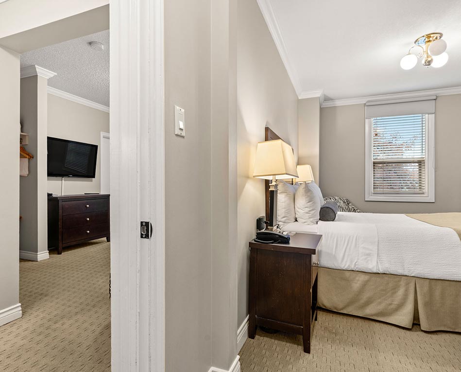 Signature Two Queen Suite (6)