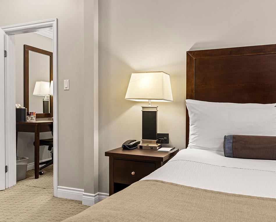 Signature Two Queen Suite (9)